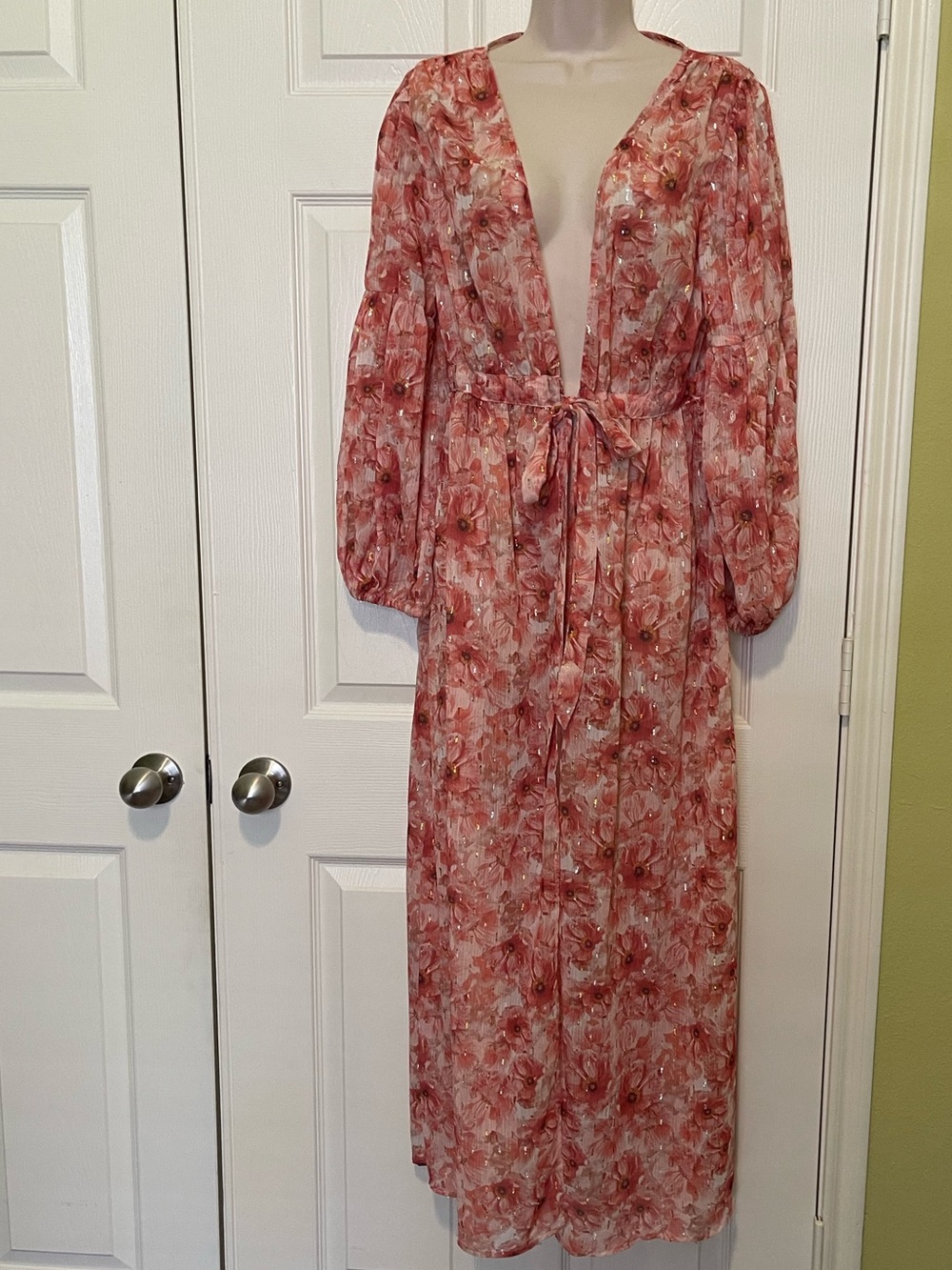 Women's Express Sheer Kimono - NWT - Size Small/Medium